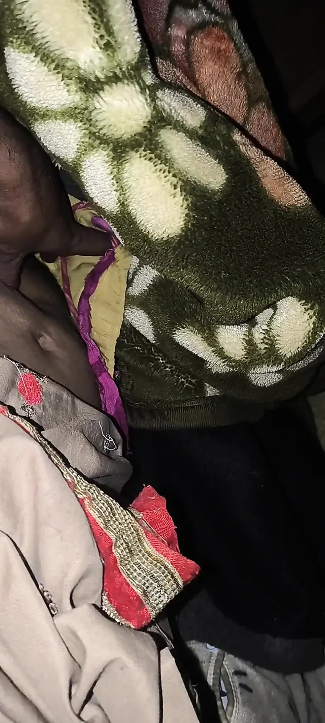 Soyi hui bhabhi ko chupke se chuda