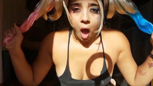 harley quinn is very hot cosplay