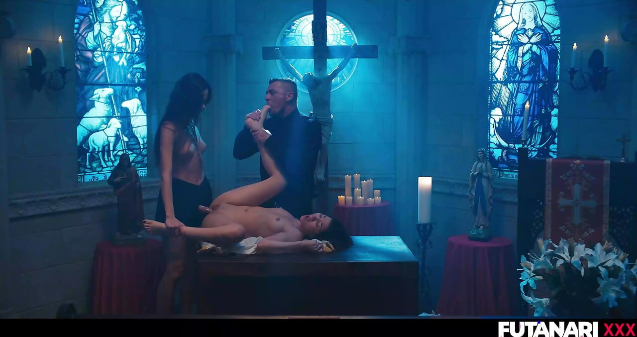 Futanari üçlü seks - layla scarlett ve vixi rafi ve steve q