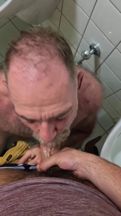 Berlin banyo anonim emiyor