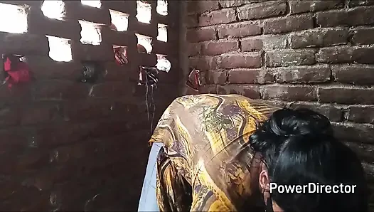 Köylü götlü üvey desi teyze sikişiyor