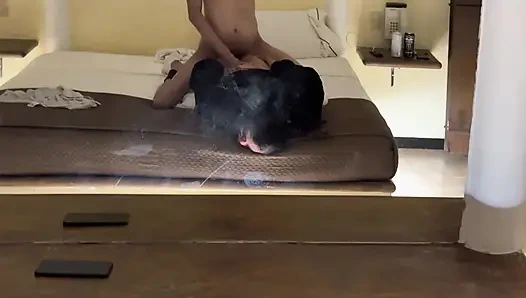 Partiden sonra yabancı tarafından sikişilirim