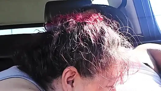 Halka açık döl yutuyor ve büyük zenci sağıyor