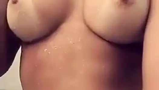 Banyoda güzel aldatmak karısı...