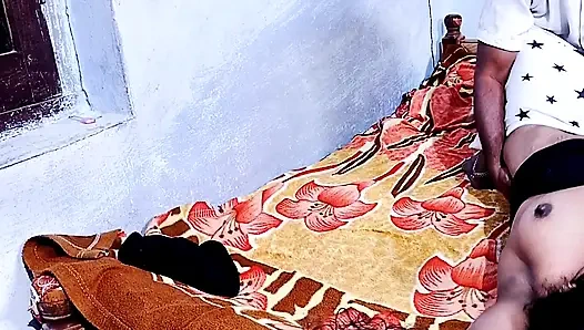 Hintli ateşli evli kadın ev yapımı amcık yalıyor sakso göğüsler sikişiyor