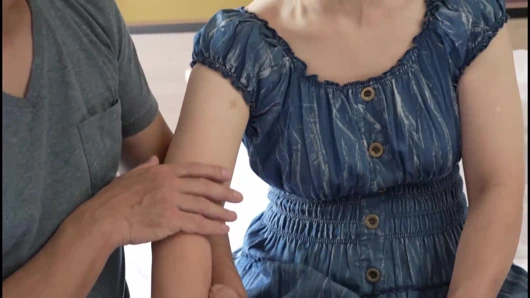 Temiz ve düzenli bir milf iyileştirir ve yatıştırır ve aşkta zina ile ilerler -2