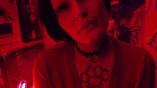 Maria seni Sessiz Tepe'de kalmaya ikna ediyor