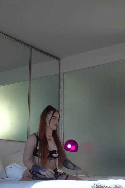Bts - delinmiş ve dolu: thelatbarbie