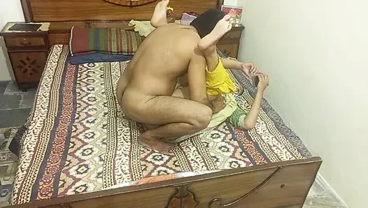 Yenge ve devar evde yalnız tam sert seks