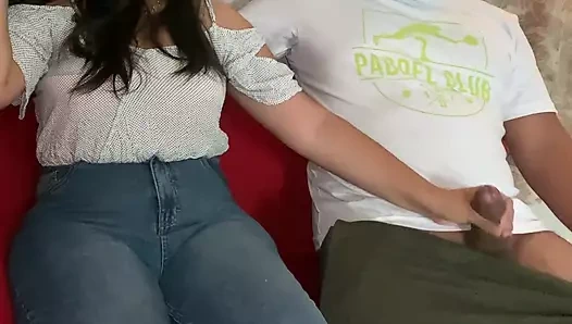 Üvey erkek kardeşimin önünde mastürbasyon yapıyorum, sonunda bana mastürbasyon yapıyor