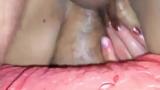 Sikişmek için yaratılmış: birden fazla orgazmla, evli kadın köpek gibi sikişiyor.