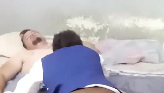 Ateşli Afrika'nın 18 yaşındaki üniversiteli kızları üvey babası tarafından sikiliyor