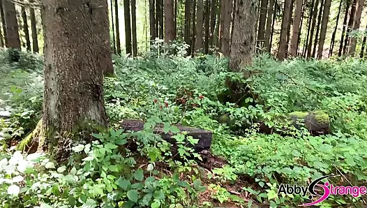 Tombul Alman Abby Strange - çiş derlemesi, işiyor