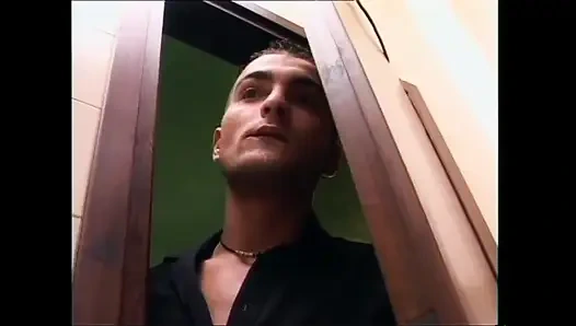 Amatör büyük memeli evli kız üvey erkek kardeşi tarafından büyük yarakla sikiliyor ve ağzına boşalıyor