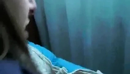 Güzel kıçı olan sikik kız.