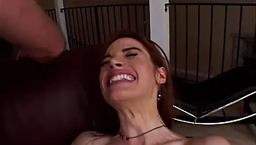 Kızıl saçlı iki adamla sikişmek istiyor ama sadece götten