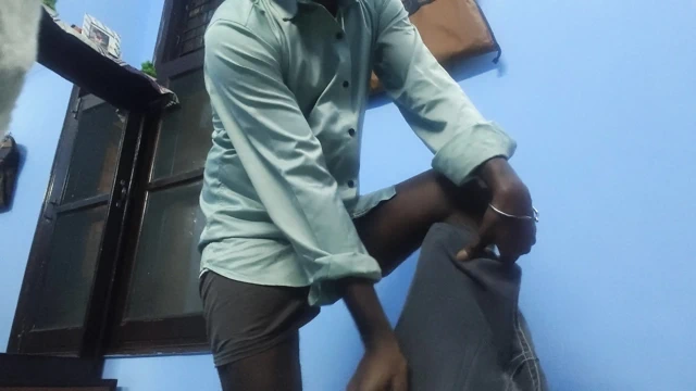 19 dakika 34 saniye Büyük üvey kız kardeşim sinirlendi, tek kişilik yatağı paylaştık, tam