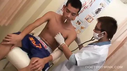 Asyalı ikizler prezervatifsiz ve dinsiz