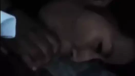 Elle me succe bien la salope