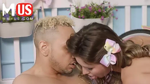 Delphine, Paige Owens'ı yiyip bitiriyor - laa-0048- bölüm1