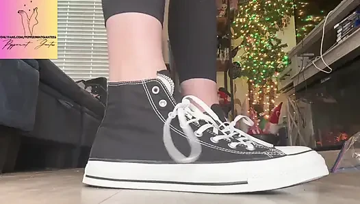 67 dev 16 feet boyut 14 converse