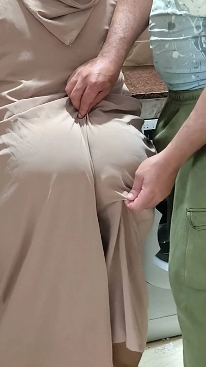 Üvey Annenin Büyük Götünü Mutfakta Sikiyor Ateşli Orta Yaşlı Seksi Kadın Anal Seks