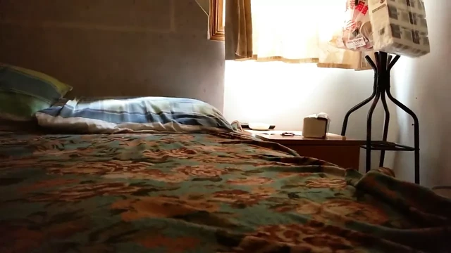 Asyalı telekız sert biniyor