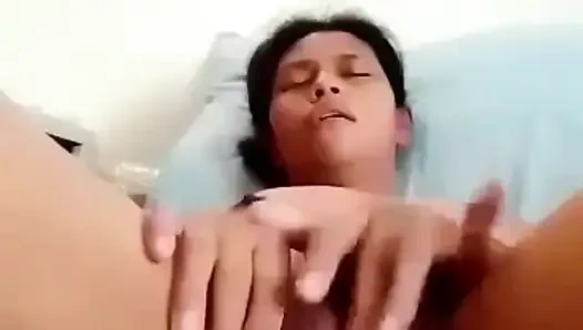 Hintli desi kız tek başına fingring orgasum videosu