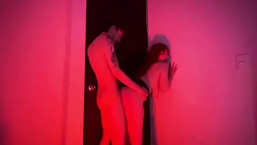 Kızıl Saçlı Partide Dans Eden Gece Kulübü'nün Banyosu'nda Benimle Sona Eriyor