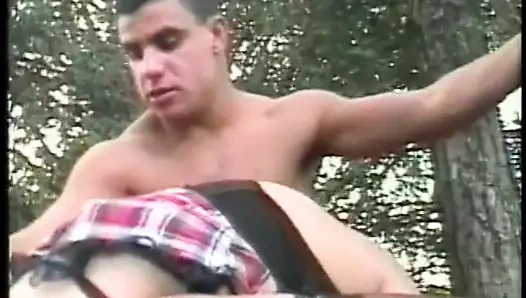 İyi yastıklı tatlı adam ve yapay penis ile sert horoz hisseleri