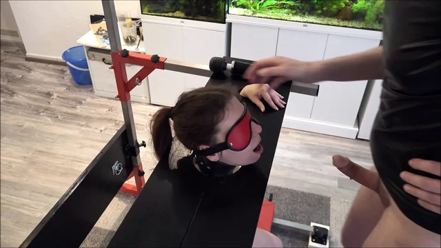 Köle, Direkte Savunmasız Sybian'da Orgazma Sürüklendi