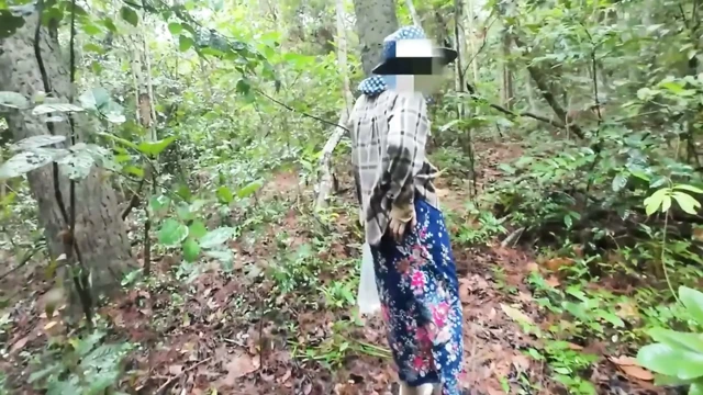 Thai Teenager Walks around Picking Mushrooms and Gets Fucked in the Pussy. Thai Audio