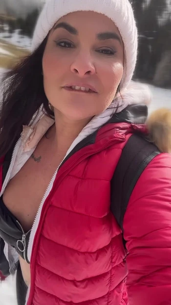 Я трахаюсь в снегу!