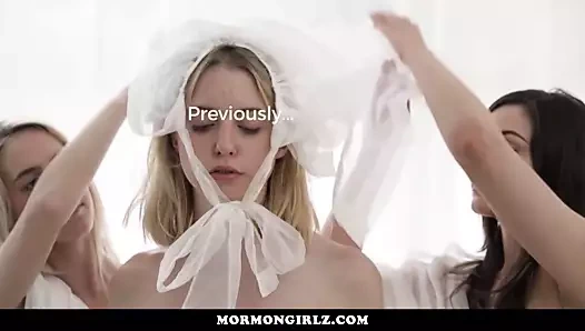 Mormongirlz- bakire kedi büyük bir horoz tarafından gergin