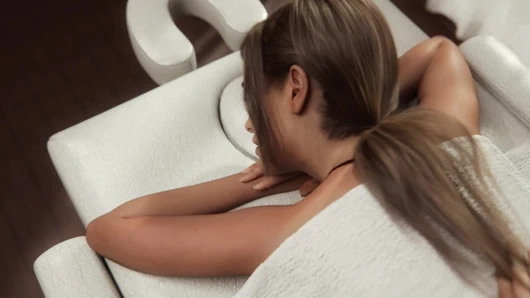 Sexy step sister body massage