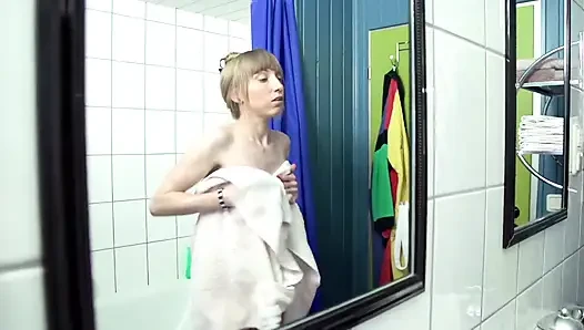 Yaşlı genç amcığı seviyor!