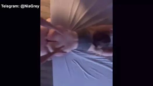 Sunday sabah boşalmak üzerinde ona göt