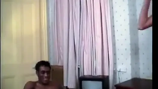 Yarak edepsiz yeni yetişkin şovu için Olivia White'ı bulduğu İngiltere'de tur yapıyor