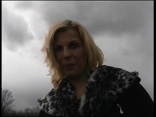 Cam oyuncağı yerlerine sikini alıyor