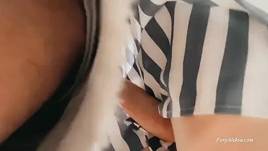 Gizli Sikiş Minyon Amcık Ve Bacaklarıma Boşalma. Otobüste Edepsiz Hobi