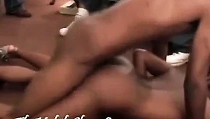 Loc projelerden onun kapüşonlu kaltak lanet