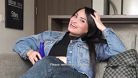 Büyük memeli latin sürtüğün yüzü canavar yarakla sert sikiliyor ve sonunda damlıyor