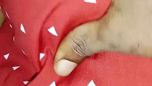 Karım Prema bana göğüslerini gösterdi ve amını parmakladı.