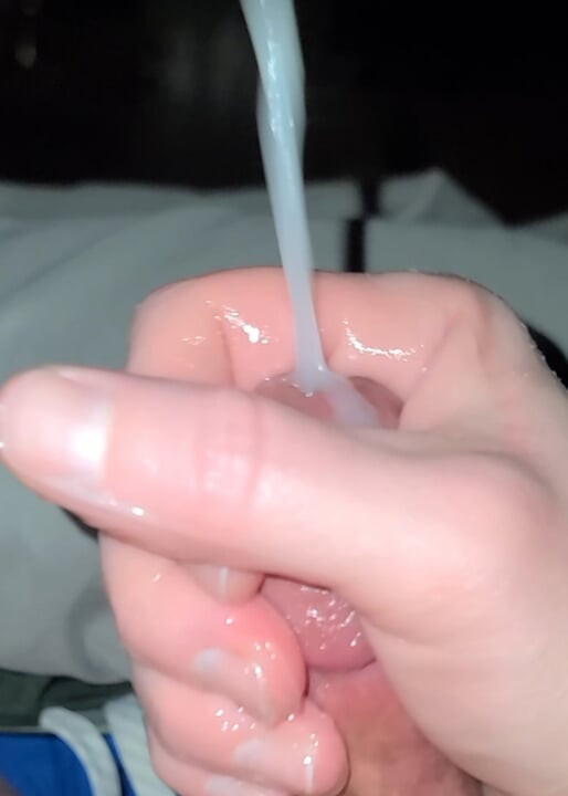 Elle muameleden sonra büyük boşalma ve dağınık döl ovma