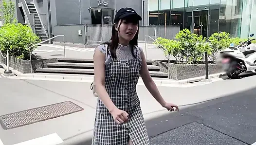 Sikilmekten zevk alan gerçekten ahlaksız bir üniversiteli kız! Panda kostümü giymiş olmasına rağmen,