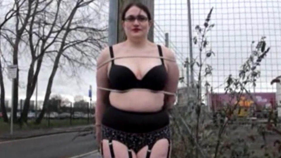 Tombul amy seviyor bdsm ve Mastürbasyon içinde restoranlar