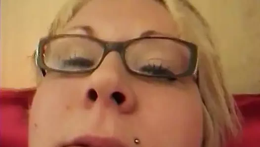 Bir tombul Alman bayan Başlarken sıcak boşalmak içeride ona ağız içinde pov