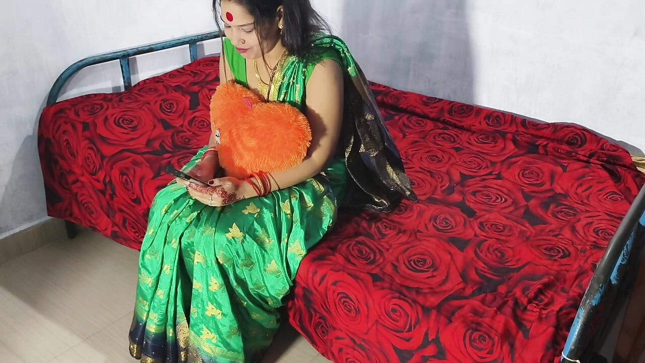 Seksi Hintli makin ve naukar masti masti seks videosu
