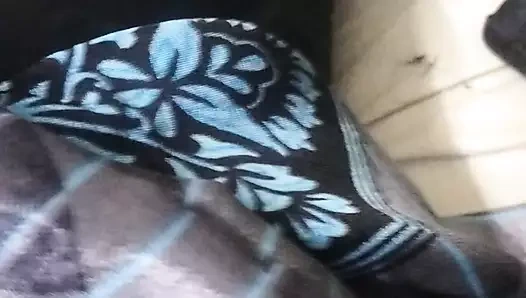 Tamil çift güçlü misyoner pozisyonunda oral sikişin tadını çıkarıyor