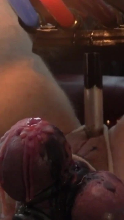 Dominatrix lady diva cane tarafından ters ateşli ağda cbt | Klip 1